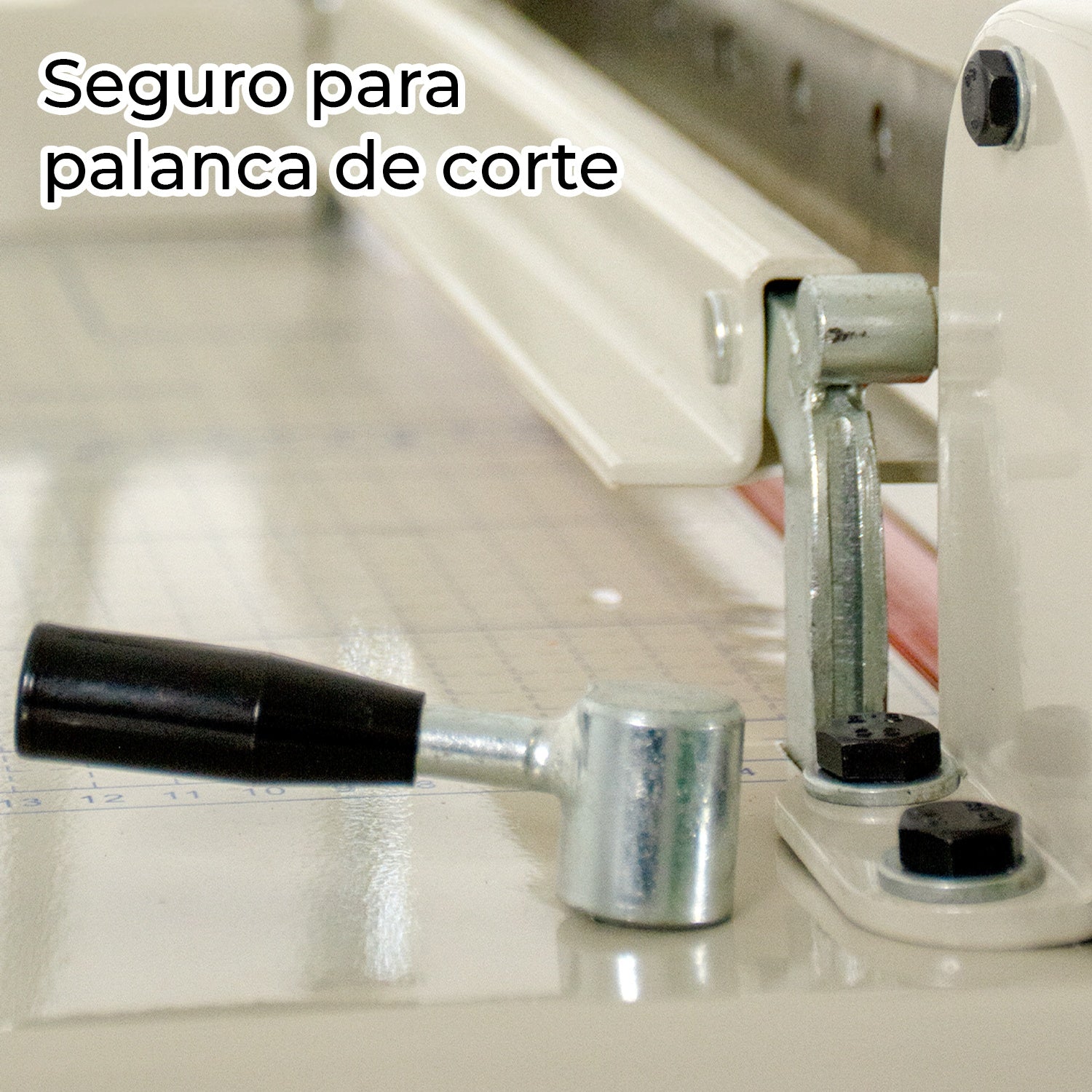 Guillotina Cortadora Industrial A3 450 Hojas Uso Rudo 17' Color Beige